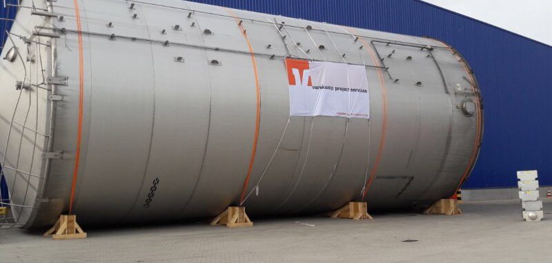 VPS and Meilink move mega large oil tank for Cargill